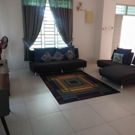 Fathullah'S Homestay 알로르세타르 외부 사진